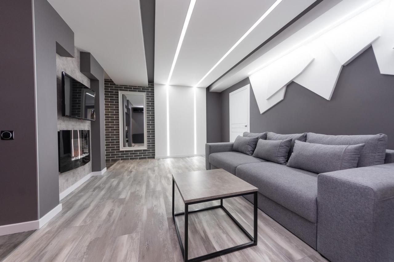 Luxrent Apartments On Lesi Ukrainki - Kiev Dış mekan fotoğraf