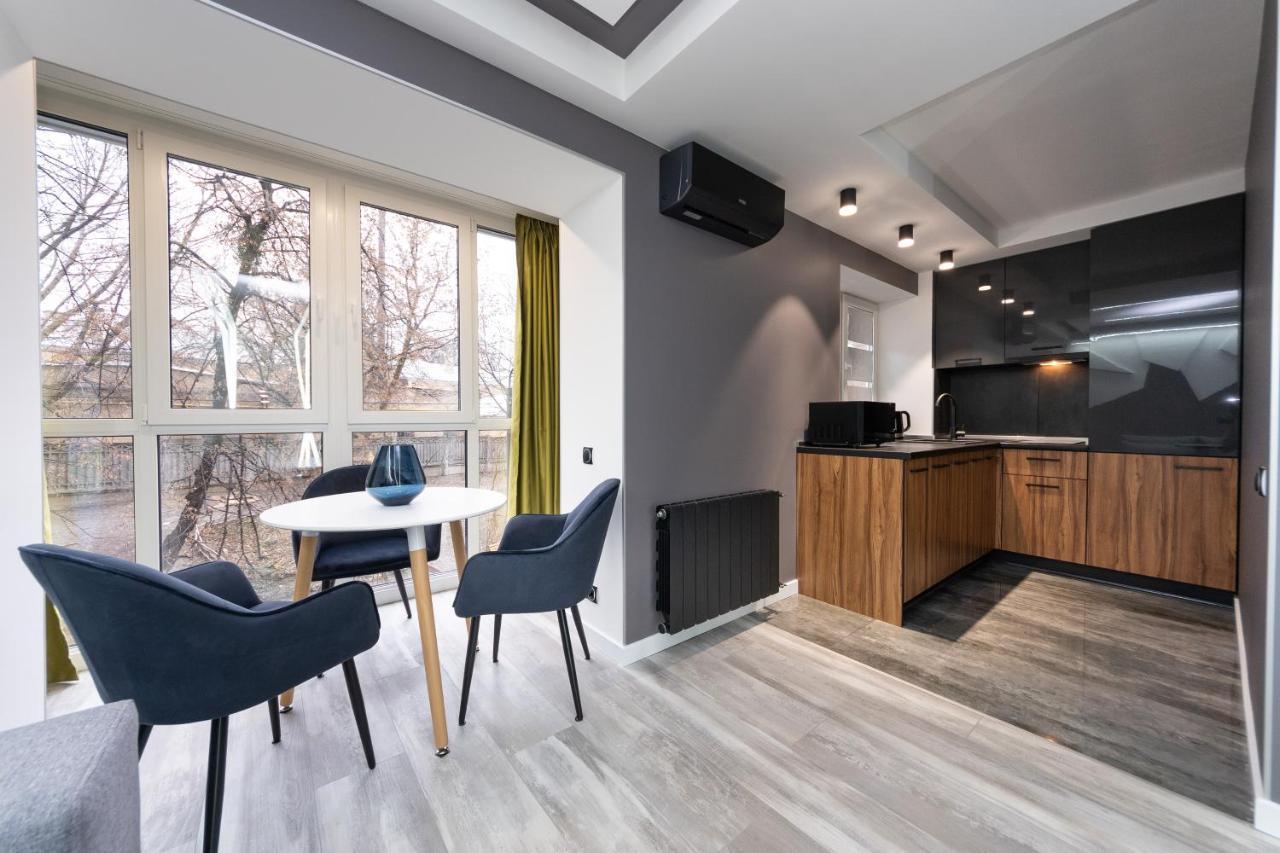 Luxrent Apartments On Lesi Ukrainki - Kiev Dış mekan fotoğraf